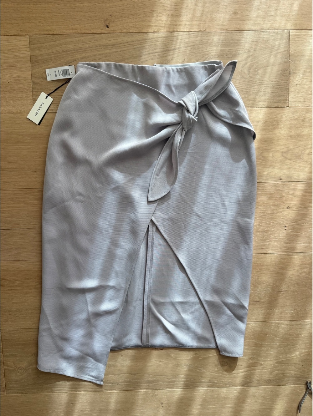 Aritzia Babaton Sarong Skirt Opal Grey Size 10 NWT Wrap Tie Midi